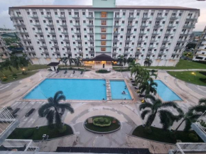 Condo TUnit near NAIA Airport with Pool
